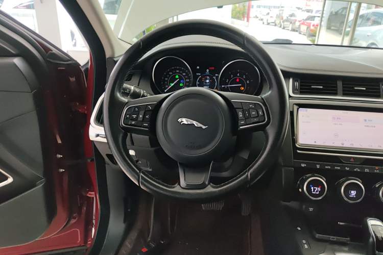 Used Jaguar E-PACE 2018 P250 SE China V-standard Steering Wheel
