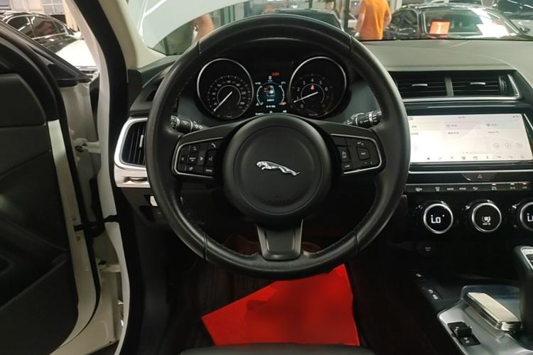 Used Jaguar E-PACE 2018 P200 S China VI Steering Wheel