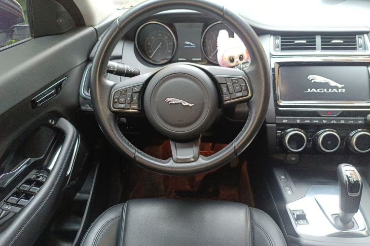 Used Jaguar E-PACE 2018 P250 SE China VI Steering Wheel