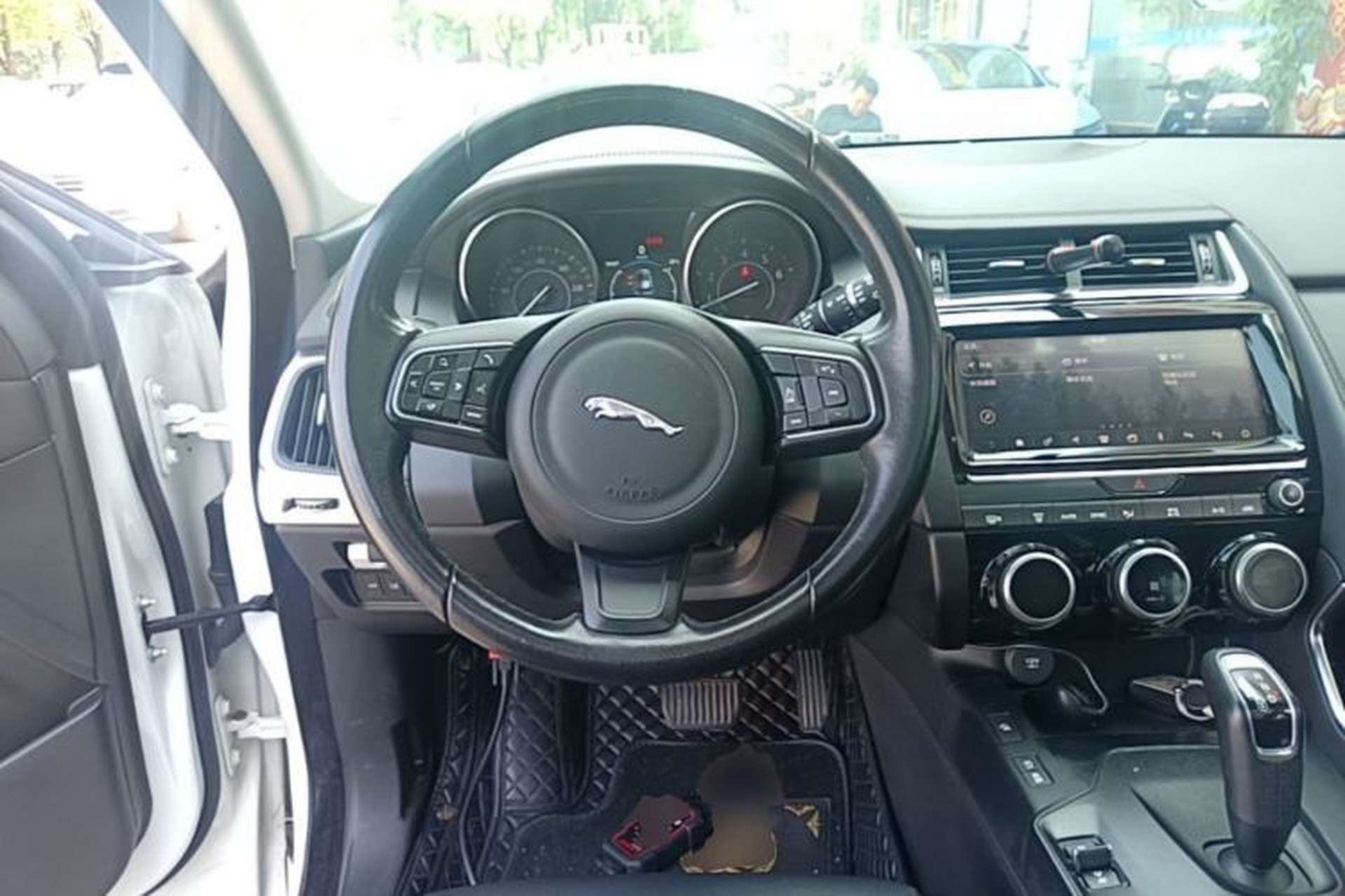 Used Jaguar E-PACE 2018 P250 S China VI Steering Wheel