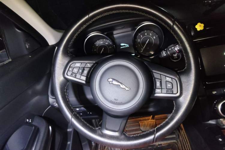 Used Jaguar E-PACE 2018 P200 S China V-standard Steering Wheel