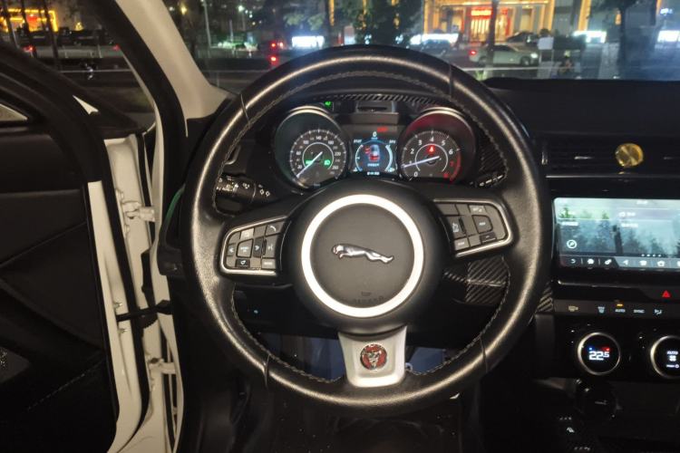 Used Jaguar E-PACE 2018 P250 SE China VI Steering Wheel