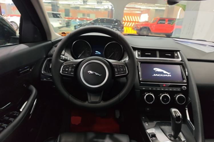 Used Jaguar E-PACE 2018 P250 SE China VI Steering Wheel