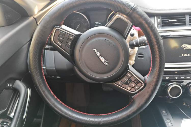 Used Jaguar E-PACE 2018 P200 S China VI Steering Wheel