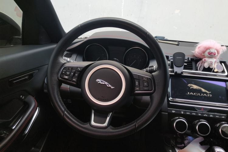 Used Jaguar E-PACE 2018 P200 First Edition Limited Edition China V Standard Steering Wheel