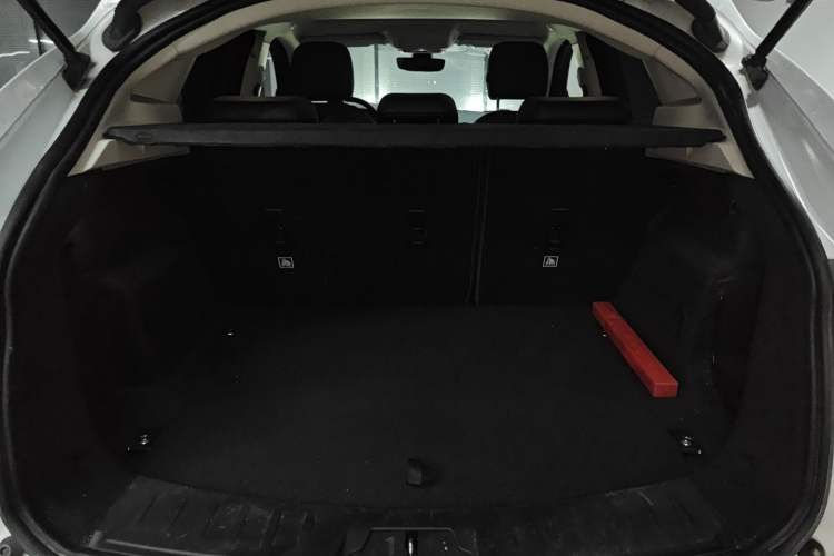 Used Jaguar E-PACE 2018 P250 S China VI Trunk
