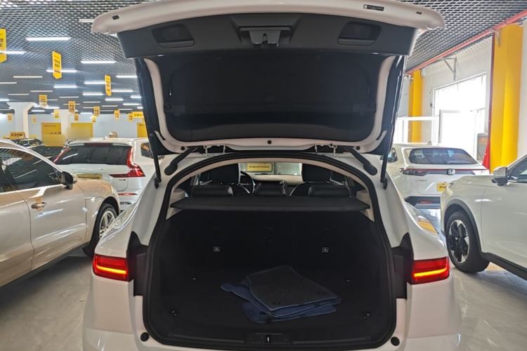 Used Jaguar E-PACE 2018 P250 S China VI Trunk