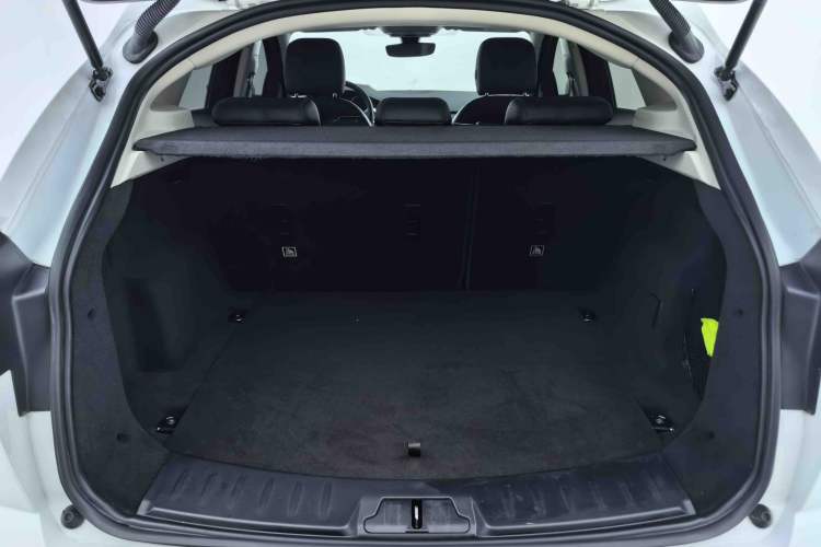 Used Jaguar E-PACE 2018 P200 S China VI Trunk