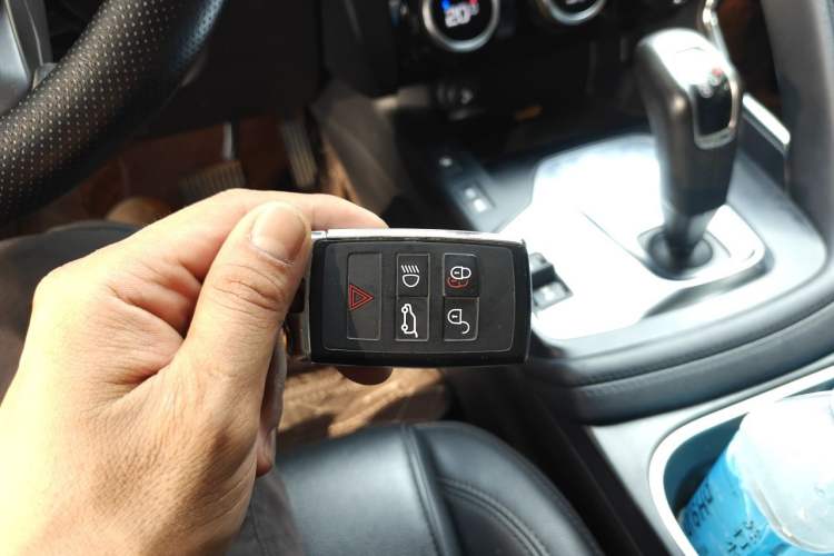 Used Jaguar E-PACE 2018 P200 S China VI Vehicle Key