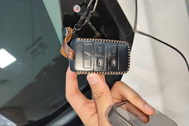 Used Jaguar E-PACE 2018 P250 S China VI Vehicle Key