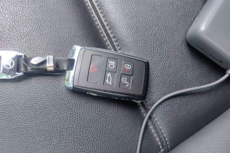 Used Jaguar E-PACE 2018 P250 S China VI Vehicle Key