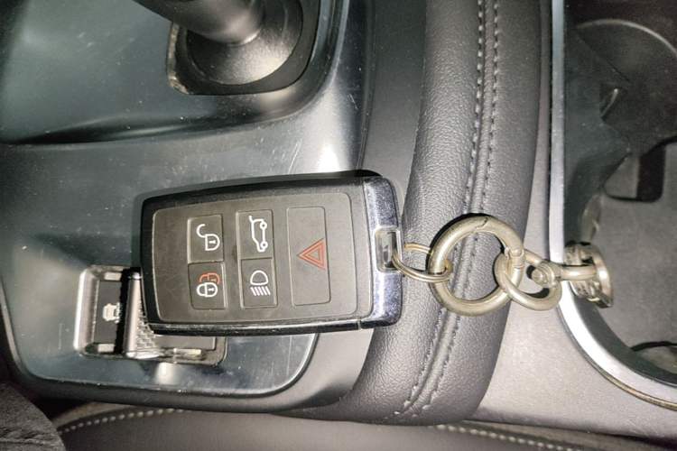 Used Jaguar E-PACE 2018 P200 S China VI Vehicle Key