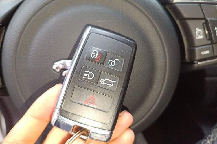 Used Jaguar E-PACE 2018 P250 SE China VI Vehicle Key