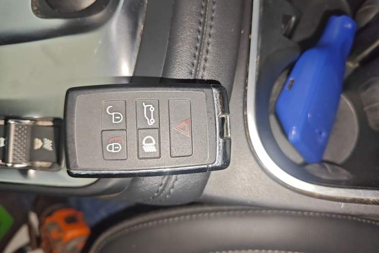Used Jaguar E-PACE 2018 P250 S China VI Vehicle Key