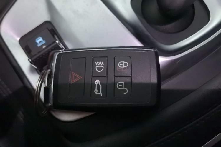 Used Jaguar E-PACE 2018 P200 S China VI Vehicle Key
