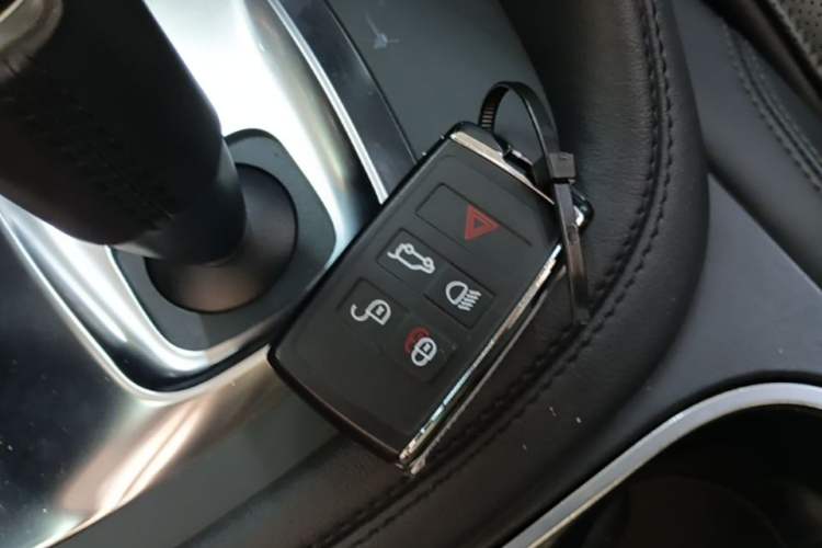 Used Jaguar E-PACE 2018 P250 SE China VI Vehicle Key