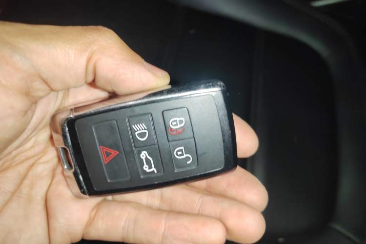 Used Jaguar E-PACE 2018 P200 S China VI Vehicle Key