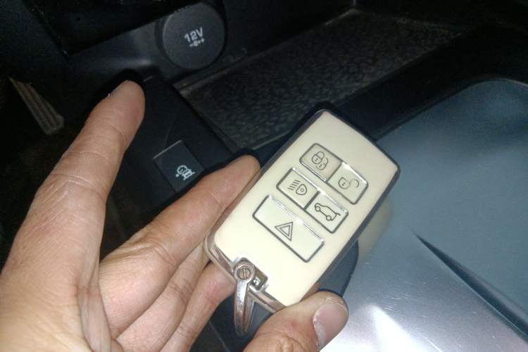Used Jaguar E-PACE 2018 P200 S China VI Vehicle Key