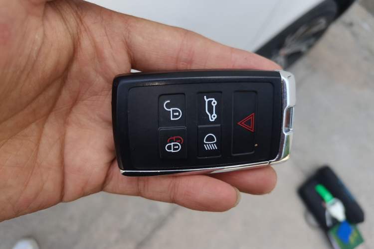 Used Jaguar E-PACE 2018 P200 First Edition Limited Edition China V Standard Vehicle Key