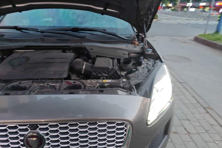 Used Jaguar E-PACE  Engine Bay Left