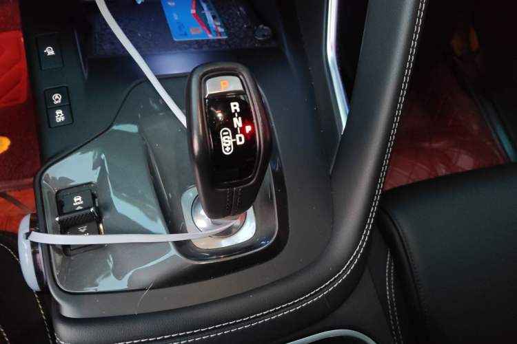 Used Jaguar E-PACE  Gear Lever
