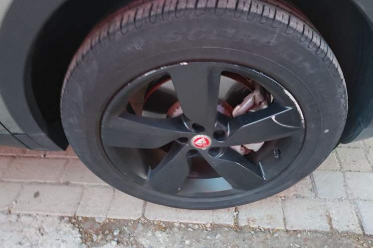 Used Jaguar E-PACE  Right Front Wheel Hub