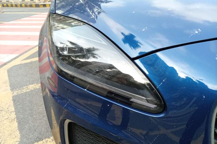 Used Jaguar E-PACE 2024 All-New R-DYNAMIC S Sport Edition Right Front Headlight