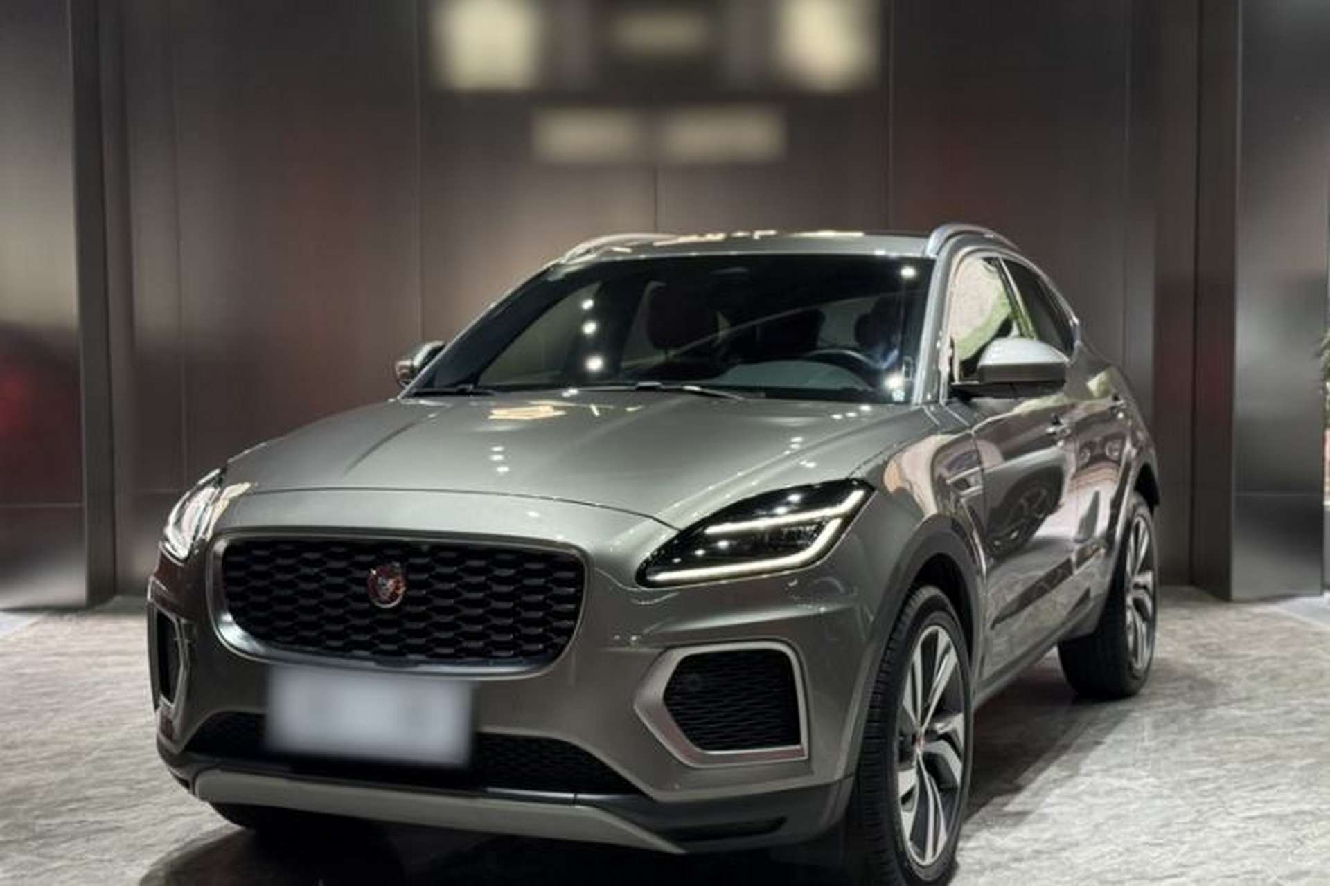 Used Jaguar E-PACE 2024 All-New R-DYNAMIC S Sport Edition Front Left 45 Deg