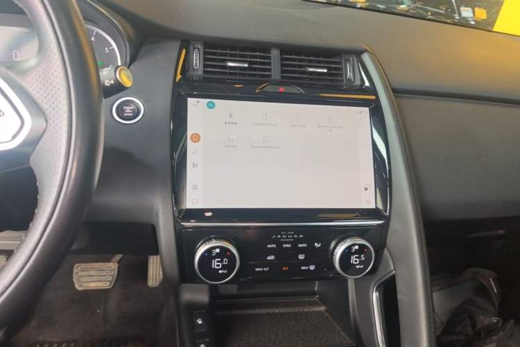 Used Jaguar E-PACE 2024 Youth Sports Edition R-DYNAMIC Audio And AC Panel