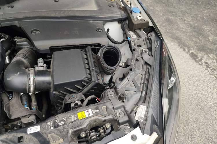 Used Jaguar E-PACE 2024 All-New R-DYNAMIC S Sport Edition Engine Bay Left