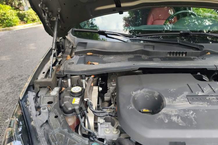 Used Jaguar E-PACE 2024 All-New R-DYNAMIC S Sport Edition Engine Bay Right