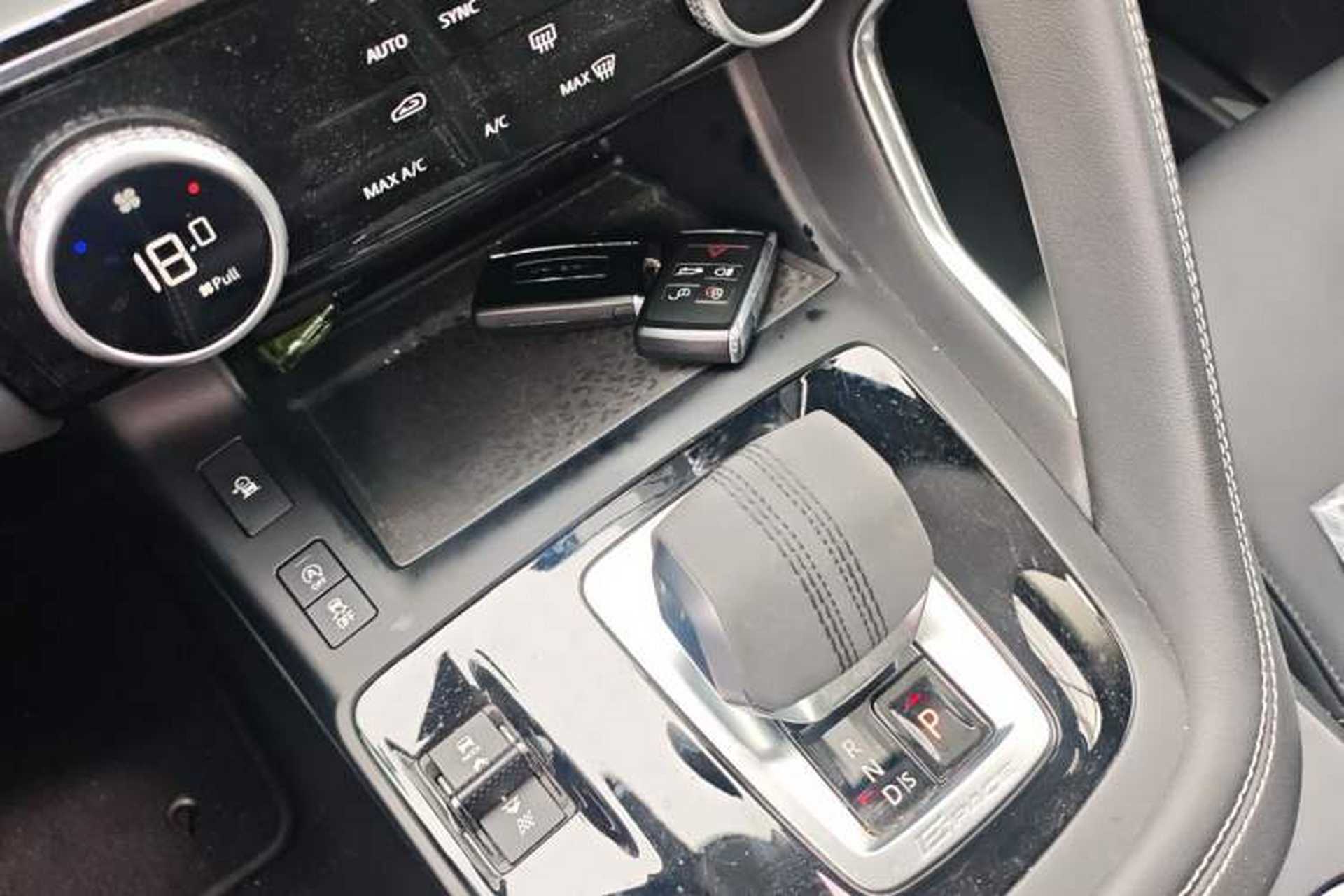 Used Jaguar E-PACE 2024 All-New R-DYNAMIC S Sport Edition Gear Lever