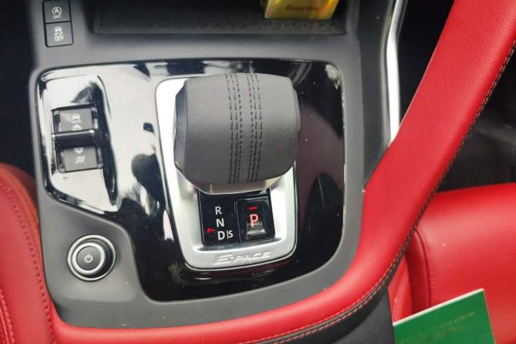 Used Jaguar E-PACE 2024 All-New R-DYNAMIC S Sport Edition Gear Lever