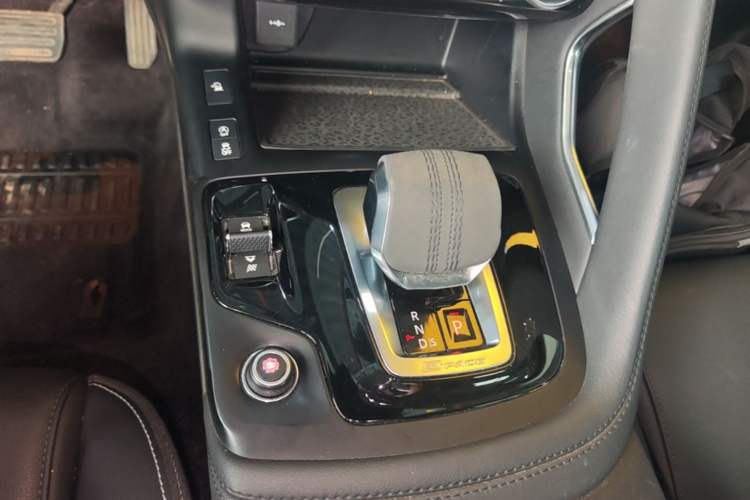Used Jaguar E-PACE 2024 Youth Sports Edition R-DYNAMIC Gear Lever