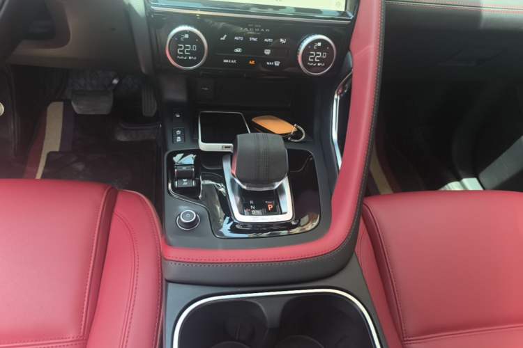 Used Jaguar E-PACE 2024 All-New R-DYNAMIC S Sport Edition Gear Lever