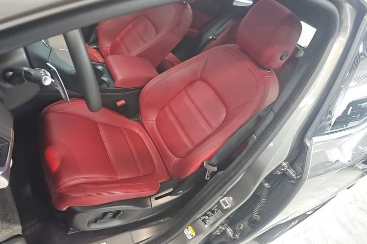 Used Jaguar E-PACE 2024 All-New R-DYNAMIC S Sport Edition Left Front Seat