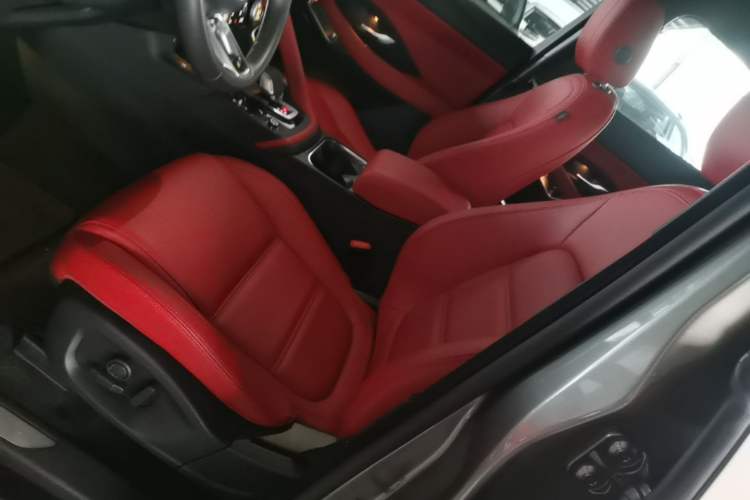 Used Jaguar E-PACE 2024 All-New R-DYNAMIC S Sport Edition Left Front Seat
