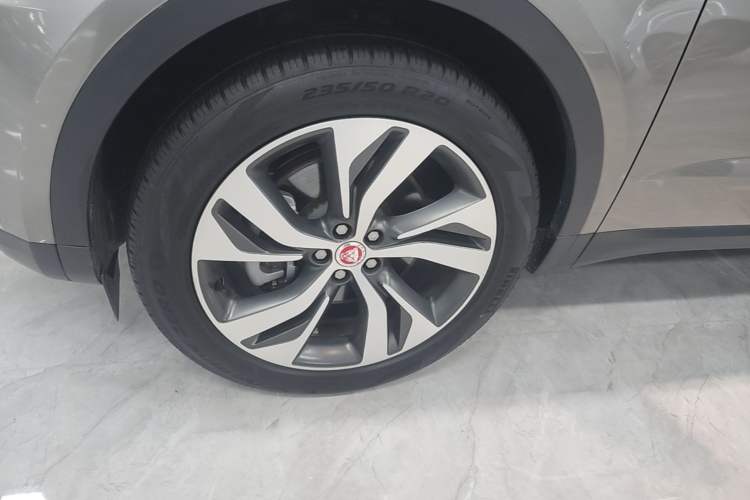Used Jaguar E-PACE 2024 All-New R-DYNAMIC S Sport Edition Left Front Wheel Hub