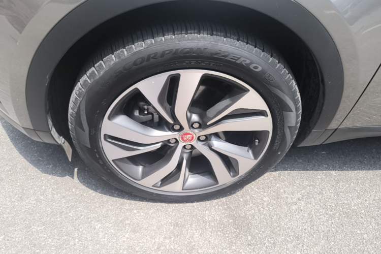 Used Jaguar E-PACE 2024 All-New R-DYNAMIC S Sport Edition Left Front Wheel Hub