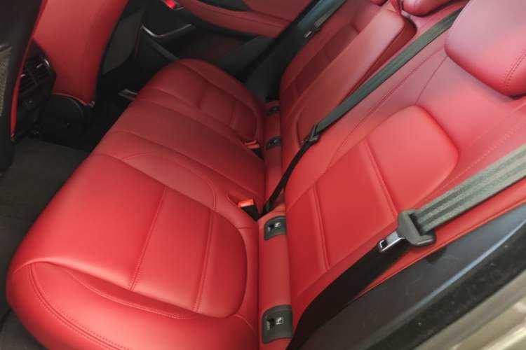 Used Jaguar E-PACE 2024 All-New R-DYNAMIC S Sport Edition Left Rear Seat