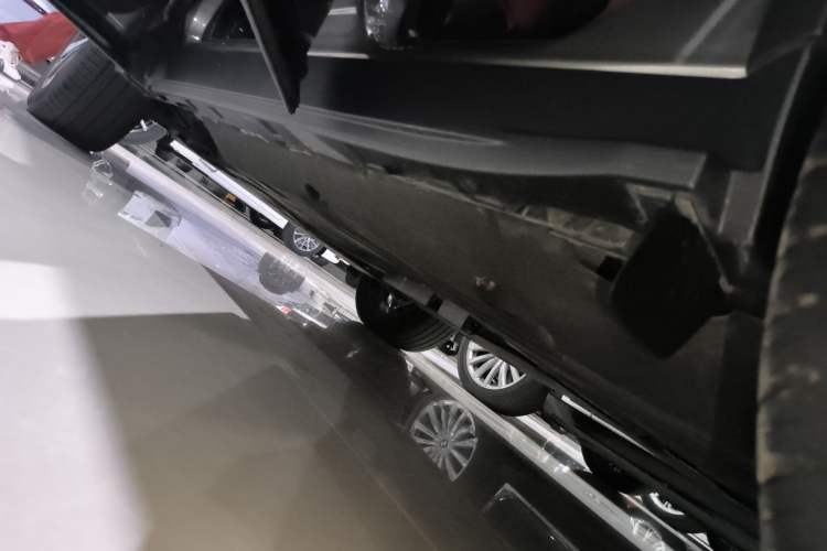 Used Jaguar E-PACE 2024 All-New R-DYNAMIC S Sport Edition Left Side Sill