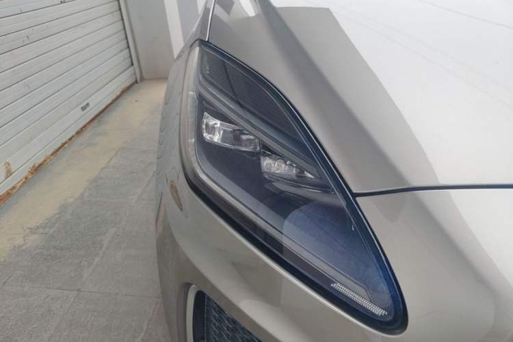 Used Jaguar E-PACE 2024 All-New R-DYNAMIC S Sport Edition Right Front Headlight