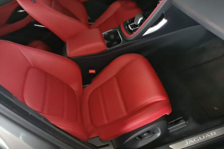 Used Jaguar E-PACE 2024 All-New R-DYNAMIC S Sport Edition Right Front Seat