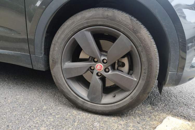 Used Jaguar E-PACE 2024 All-New R-DYNAMIC S Sport Edition Right Front Wheel Hub