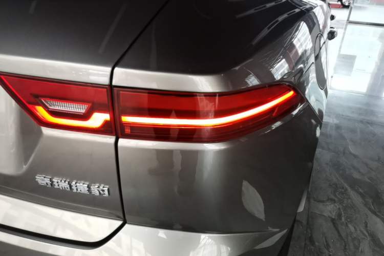 Used Jaguar E-PACE 2024 All-New R-DYNAMIC S Sport Edition Right Rear Taillight