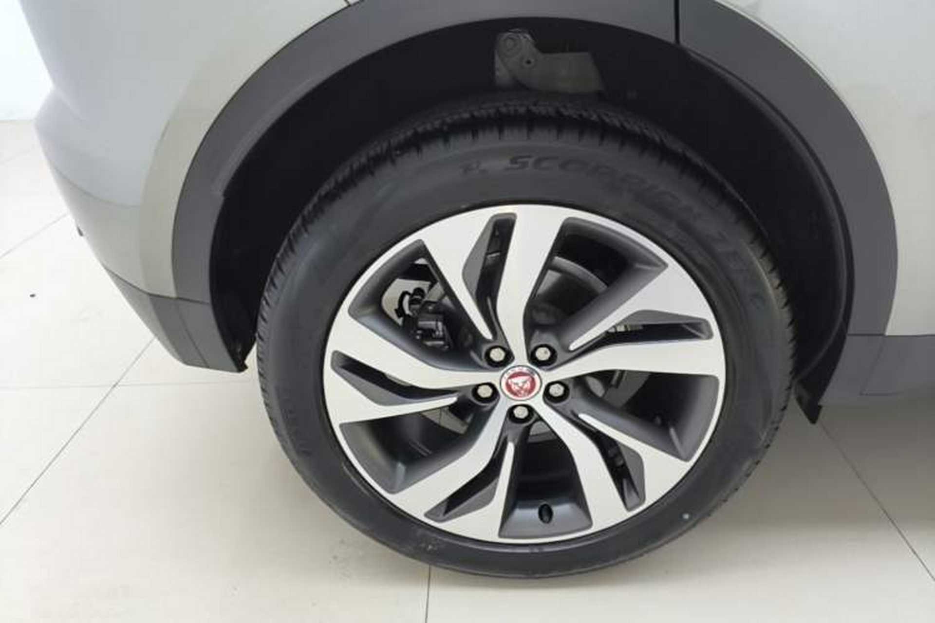 Used Jaguar E-PACE 2024 All-New R-DYNAMIC S Sport Edition Right Rear Wheel Hub