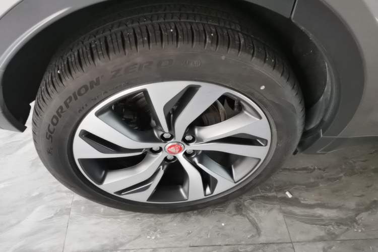 Used Jaguar E-PACE 2024 All-New R-DYNAMIC S Sport Edition Right Rear Wheel Hub