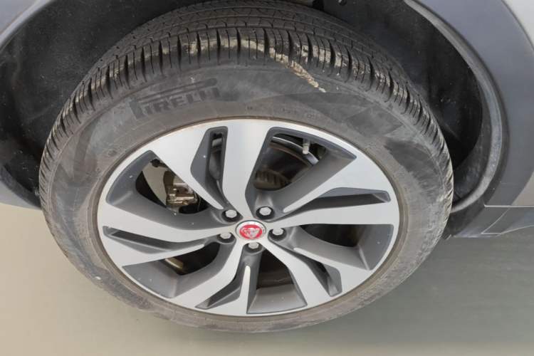 Used Jaguar E-PACE 2024 All-New R-DYNAMIC S Sport Edition Right Rear Wheel Hub