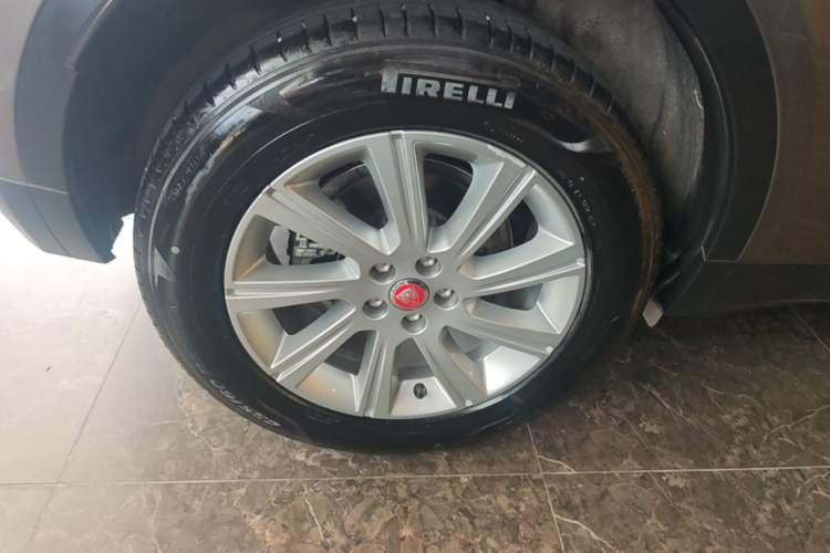 Used Jaguar E-PACE 2024 Youth Sports Edition R-DYNAMIC Right Rear Wheel Hub