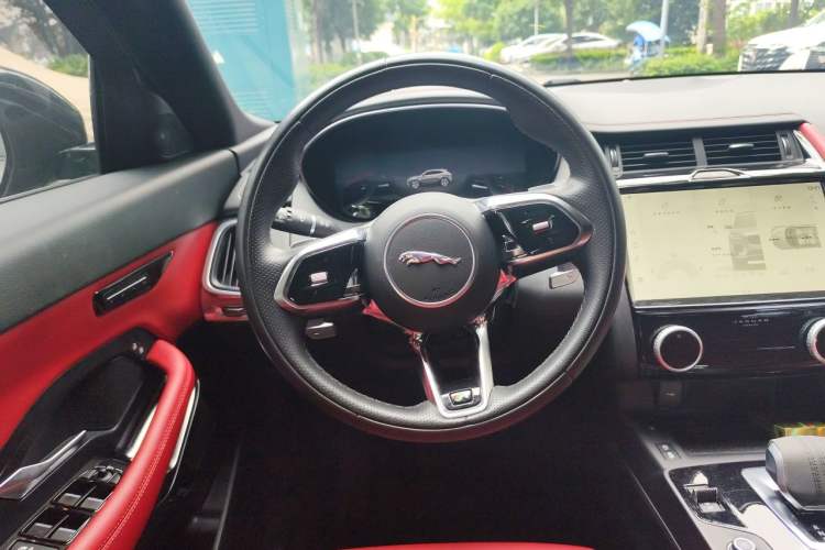 Used Jaguar E-PACE 2024 All-New R-DYNAMIC S Sport Edition Steering Wheel